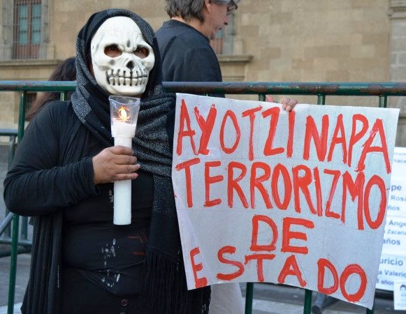 Marcha-Ayotzinapa-8-oct-179-Small-4081539259